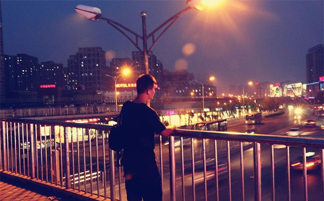 独在异乡为异客，每逢佳节备思亲