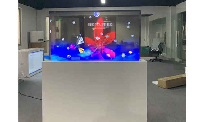 透明广告机有何特点？它可以互动和远程控制吗？